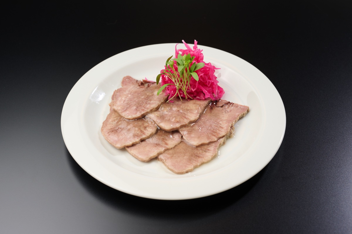 牛たんルースイ煮とピクルス